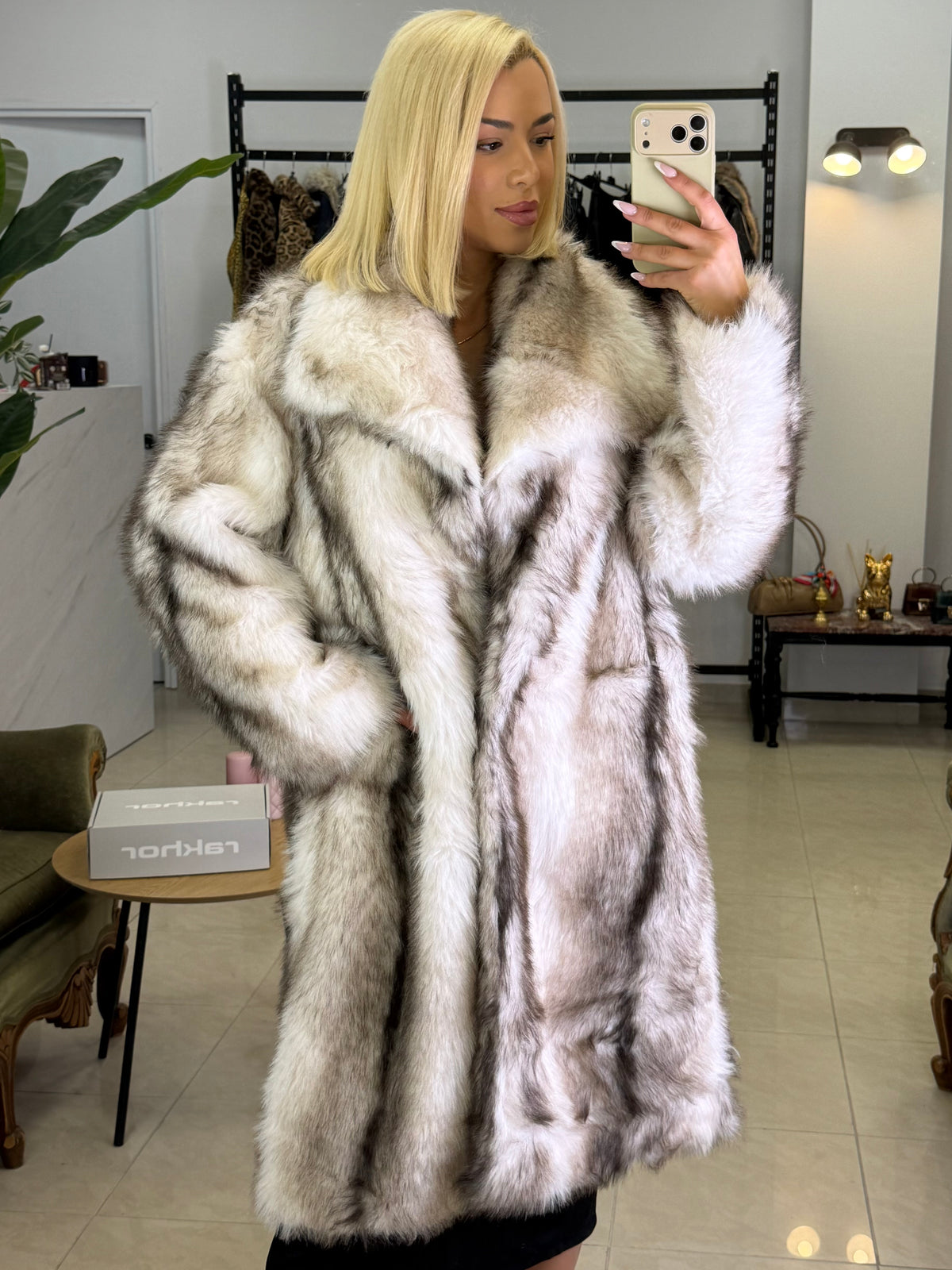 SNOW EMPRESS LUXURY FUR COAT